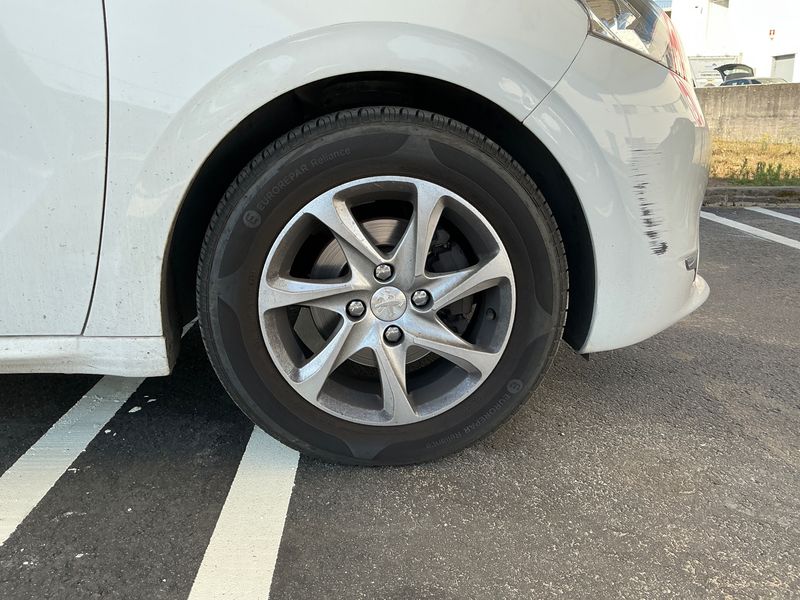 Peugeot 208 1.2 e-VTi Active 2014 – снимка 11