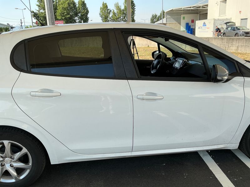 Peugeot 208 1.2 e-VTi Active 2014 – снимка 10
