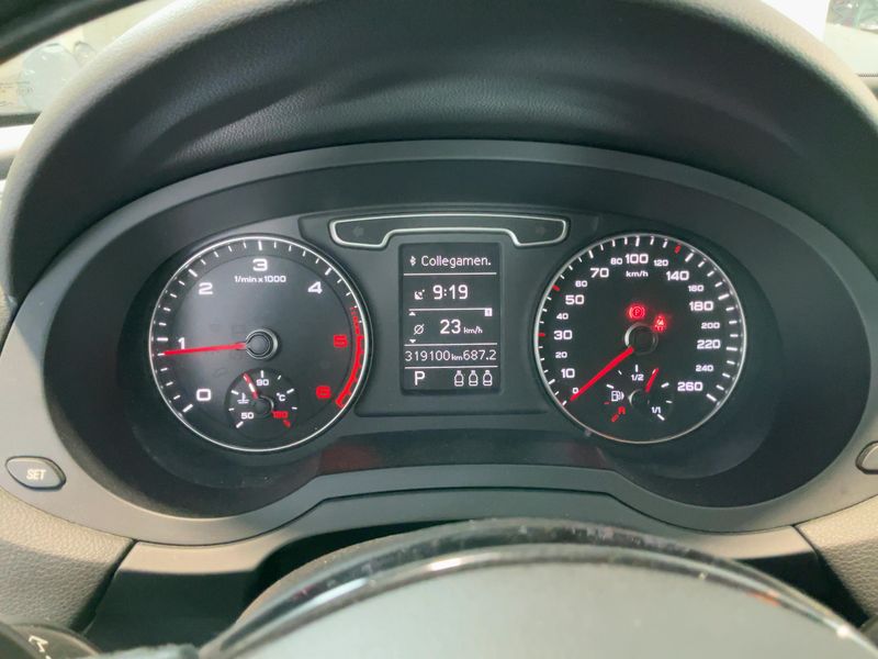 Audi Q3 2.0 TDI quattro 2012 – снимка 18