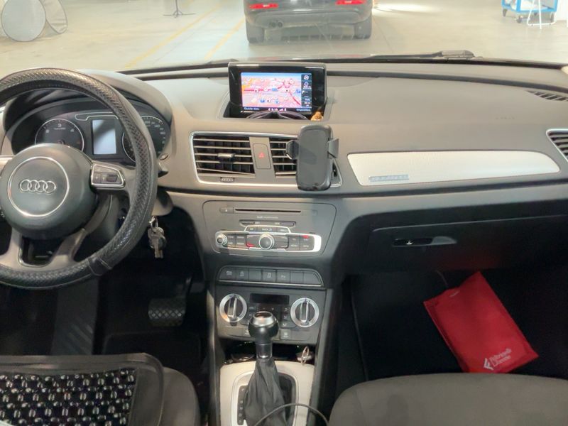 Audi Q3 2.0 TDI quattro 2012 – снимка 17