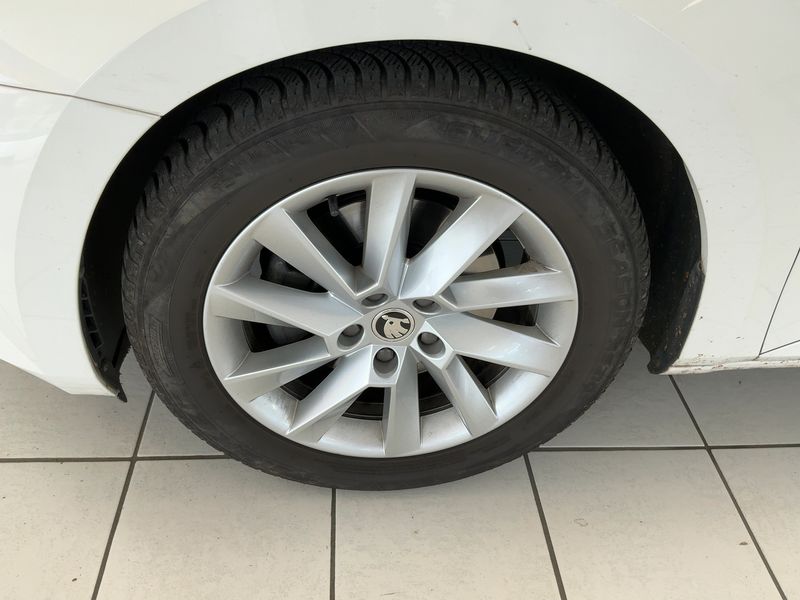 Skoda Superb 2.0 TDI Style 4x4 2018 – снимка 3