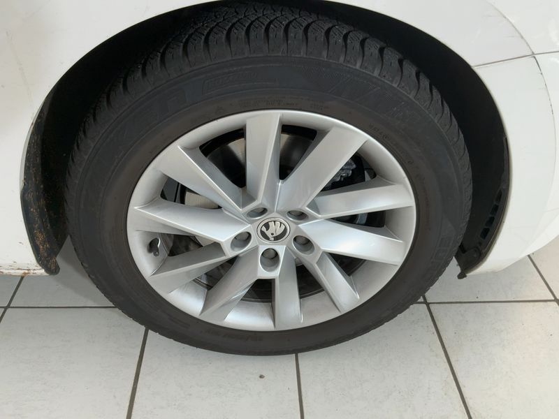 Skoda Superb 2.0 TDI Style 4x4 2018 – снимка 11