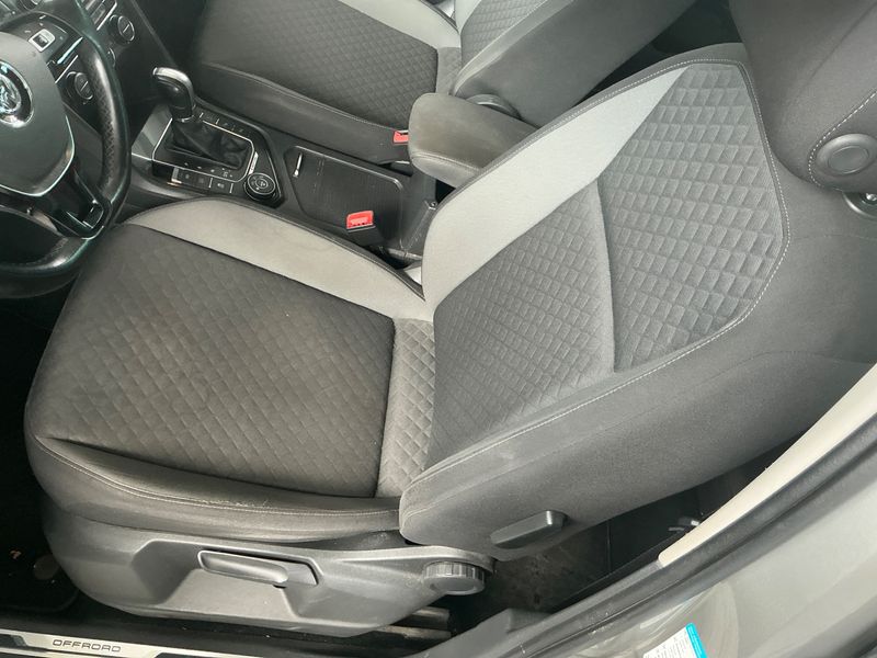 Volkswagen Tiguan 2.0 TDI Comfortline 4Motion BlueMotion Tech 2016 – снимка 40