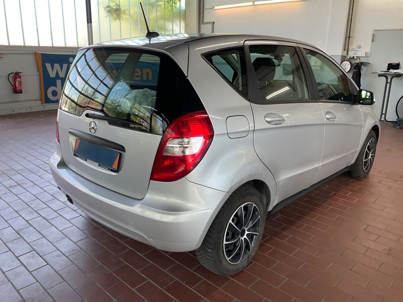 Mercedes-Benz A-Klasse A 180 CDI Avantgarde 2011 – снимка 2