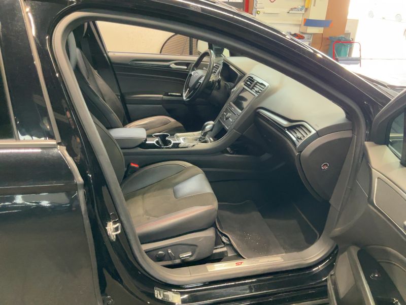 Ford Mondeo 1.5 EcoBoost ST-Line 2018 – снимка 17