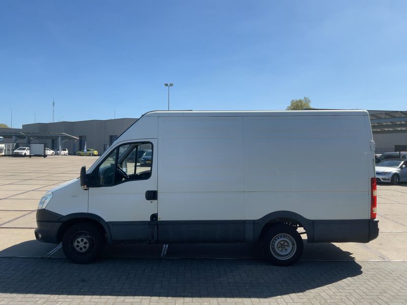 Iveco Daily 2.3 Diesel HKa 35 S Radstand 3300 2013 – снимка на щета