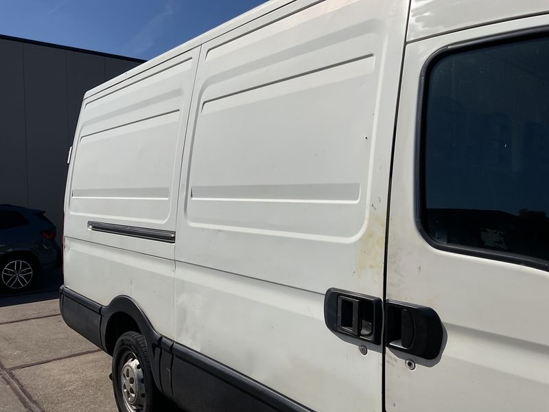 Iveco Daily 2.3 Diesel HKa 35 S Radstand 3300 2013 – снимка на щета
