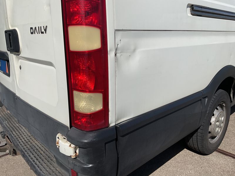Iveco Daily 2.3 Diesel HKa 35 S Radstand 3300 2013 – снимка на щета