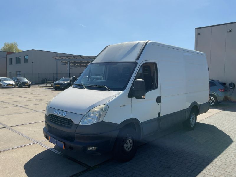 Iveco Daily 2.3 Diesel HKa 35 S Radstand 3300 2013 – снимка 1