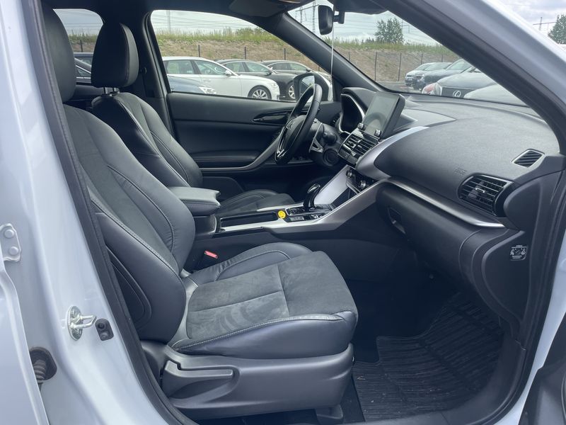 Mitsubishi Eclipse Cross 2.4 Plug-in Hybrid Plus Select 4WD 2023 – снимка 10