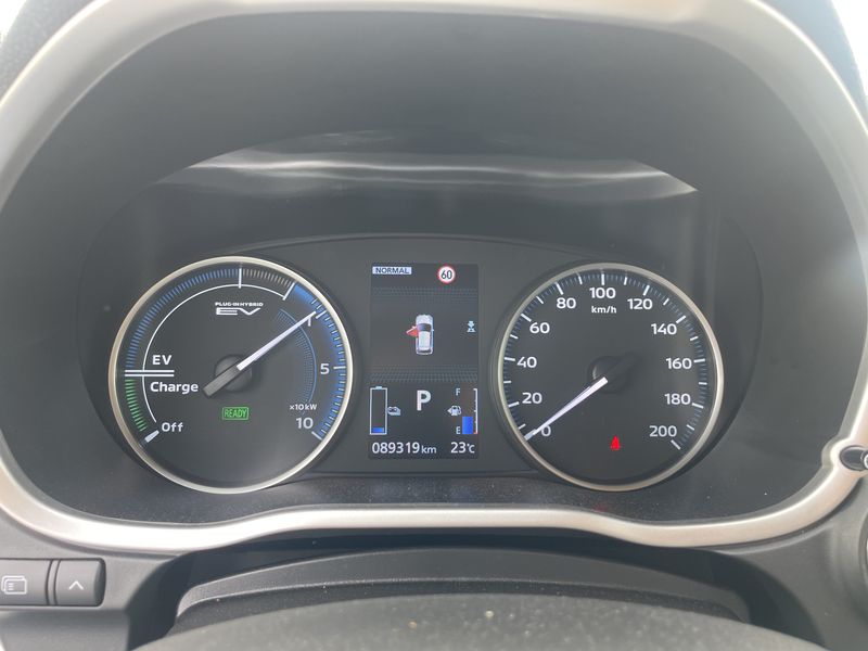 Mitsubishi Eclipse Cross 2.4 Plug-in Hybrid Plus Select 4WD 2023 – снимка 12