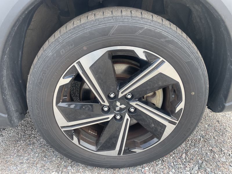 Mitsubishi Eclipse Cross 2.4 Plug-in Hybrid Plus Select 4WD 2023 – снимка 19