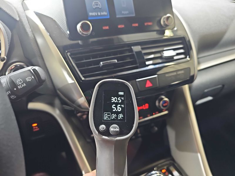 Mitsubishi Eclipse Cross 2.4 Plug-in Hybrid Plus Select 4WD 2023 – снимка 16