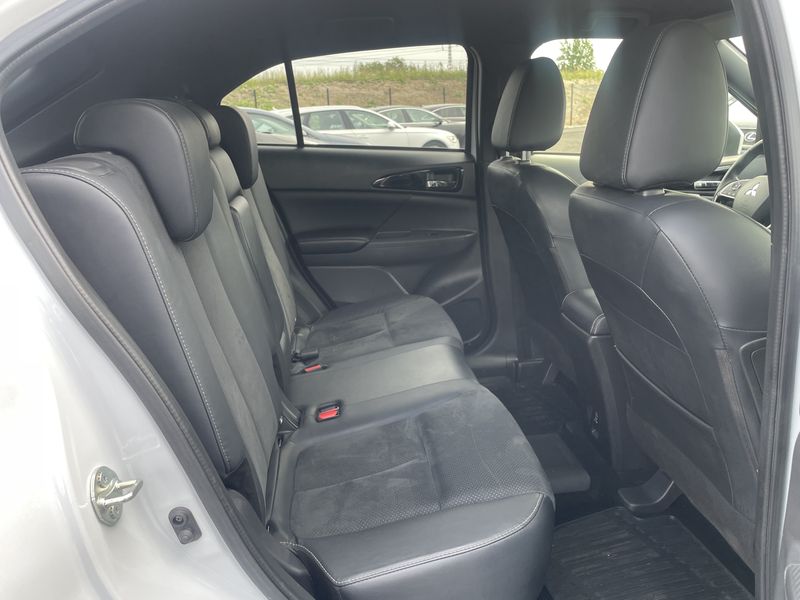 Mitsubishi Eclipse Cross 2.4 Plug-in Hybrid Plus Select 4WD 2023 – снимка 13