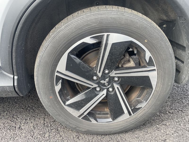 Mitsubishi Eclipse Cross 2.4 Plug-in Hybrid Plus Select 4WD 2023 – снимка 17