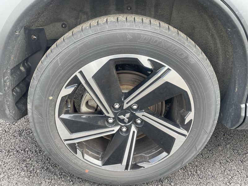 Mitsubishi Eclipse Cross 2.4 Plug-in Hybrid Plus Select 4WD 2023 – снимка 18