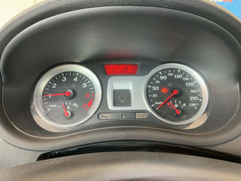 Renault Clio 1.2 Dynamique 2010 – снимка 18