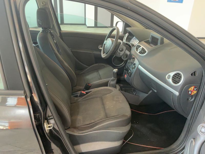 Renault Clio 1.2 Dynamique 2010 – снимка 16