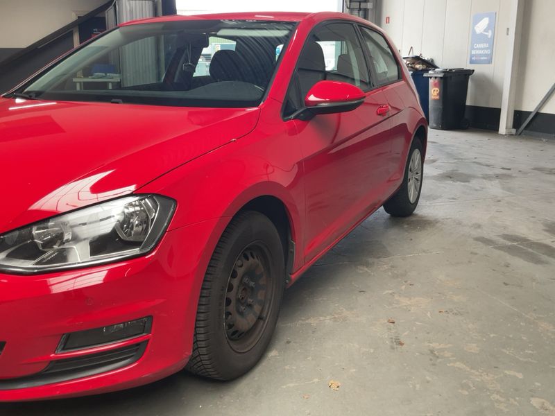 Volkswagen Golf VII 1.2 TSI Trendline BlueMotion Tech 2014 – снимка 2