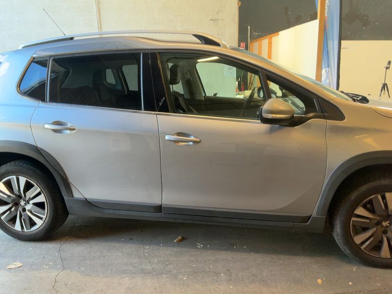 Peugeot 2008 1.2 PureTech Allure 2017 – снимка 10