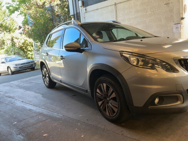 Peugeot 2008 1.2 PureTech Allure 2017 – снимка 12