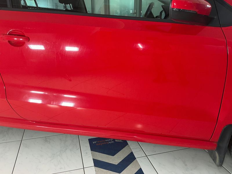 Volkswagen Polo 1.0 Trendline BlueMotion Tech 2015 – снимка 32
