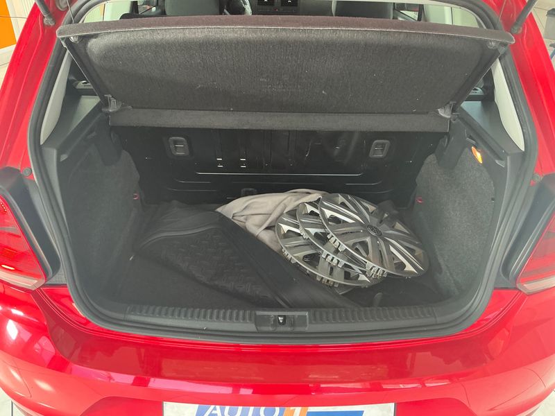 Volkswagen Polo 1.0 Trendline BlueMotion Tech 2015 – снимка 43