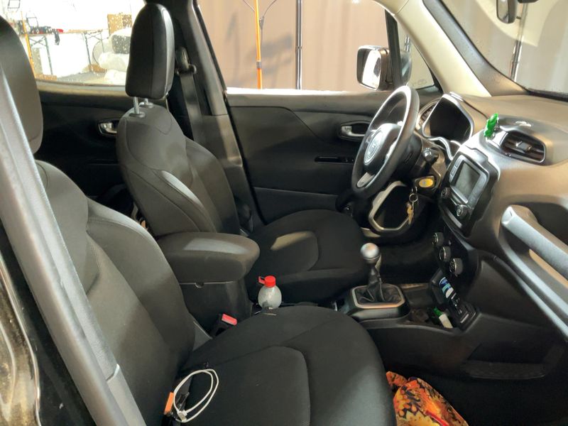 Jeep Renegade 1.6 Sport FWD 2018 – снимка 16