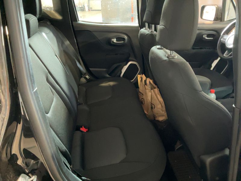 Jeep Renegade 1.6 Sport FWD 2018 – снимка 19