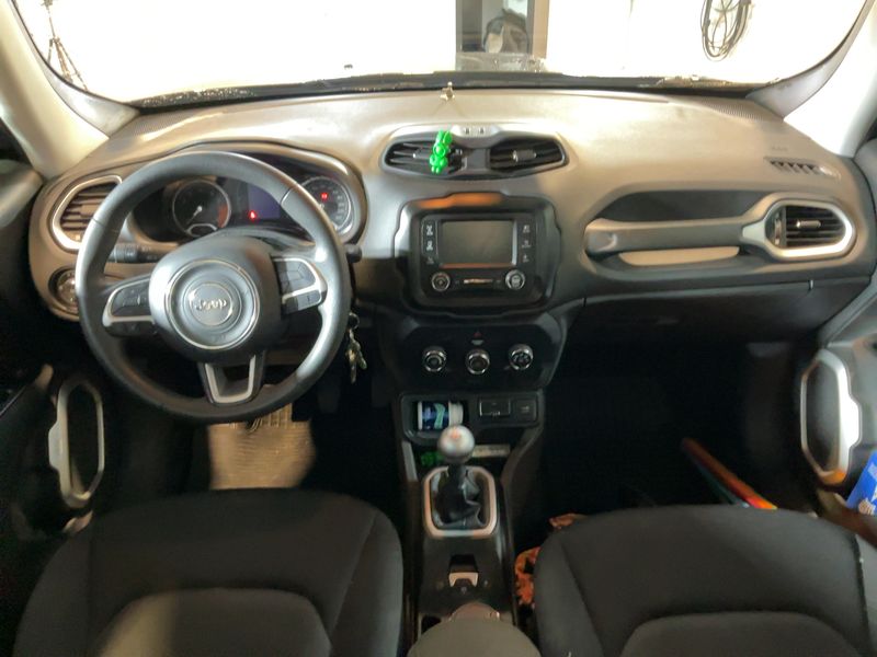 Jeep Renegade 1.6 Sport FWD 2018 – снимка 17