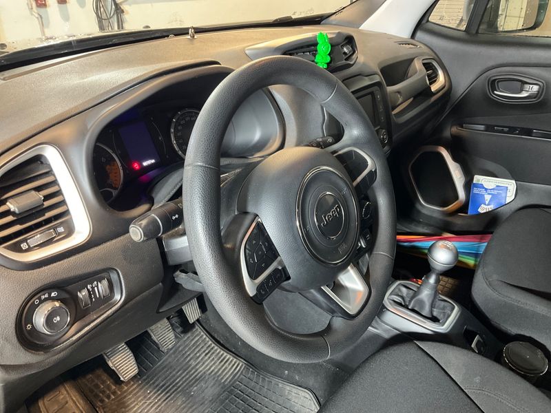 Jeep Renegade 1.6 Sport FWD 2018 – снимка 27