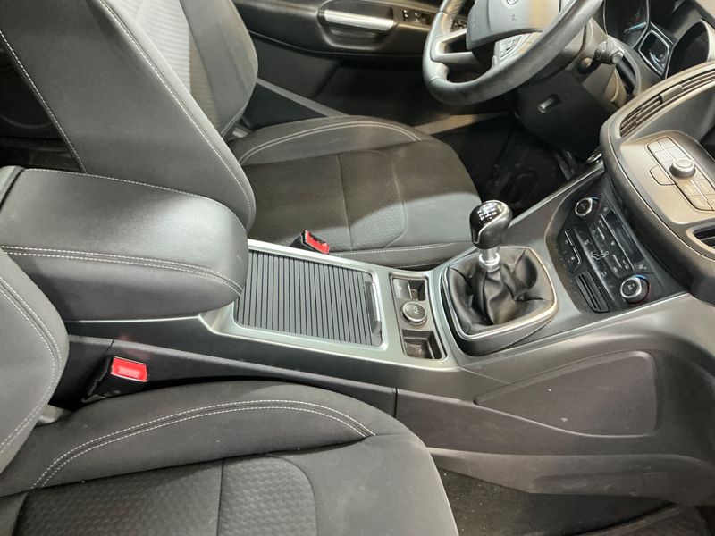 Ford Kuga 2.0 TDCi Cool&Connect 2018 – снимка 25
