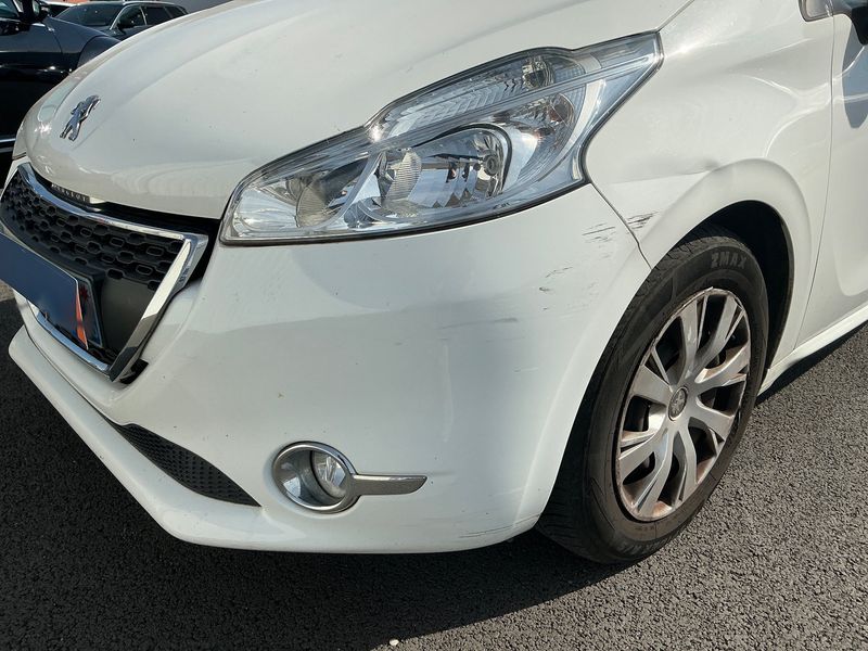 Peugeot 208 1.6 HDi Active Auto Ecole 2015 – снимка 48