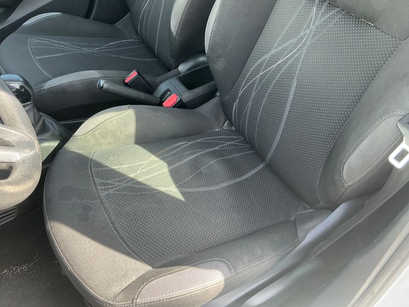 Peugeot 208 1.6 HDi Active Auto Ecole 2015 – снимка 38