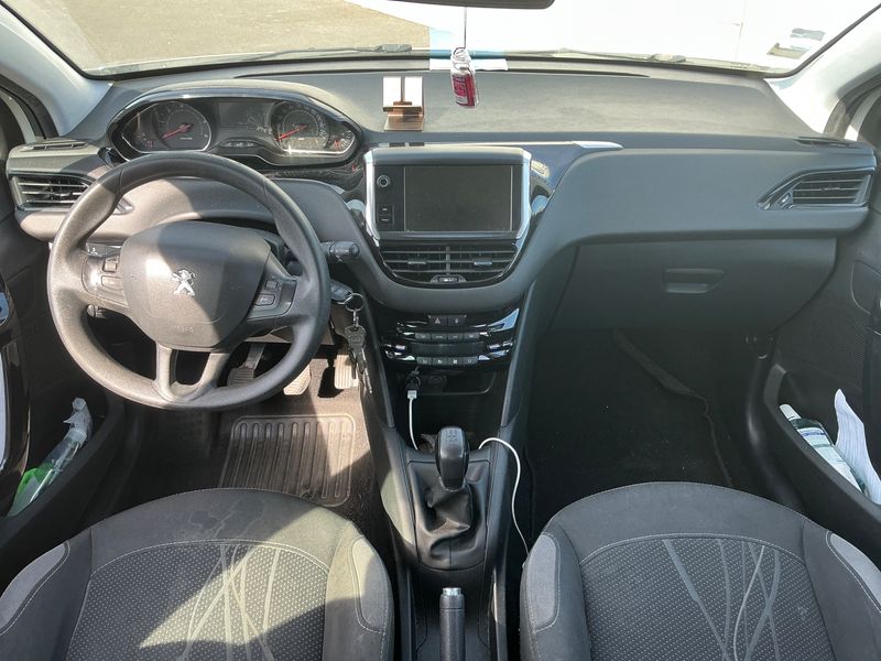 Peugeot 208 1.6 HDi Active Auto Ecole 2015 – снимка 17