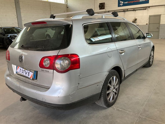 Volkswagen Passat 2.0 TDI Highline 2007 – снимка 2