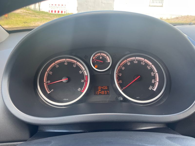 Opel Corsa 1.4 Limited Edition 2009 – снимка 4