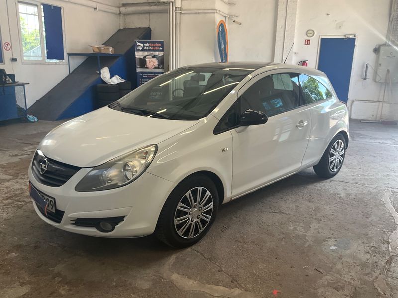 Opel Corsa 1.4 Limited Edition 2009 – снимка 1