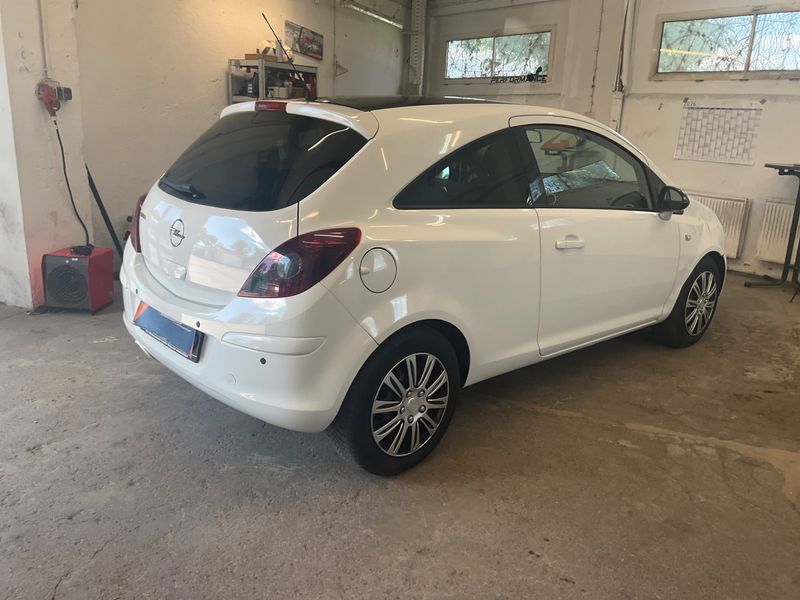 Opel Corsa 1.4 Limited Edition 2009 – снимка 2