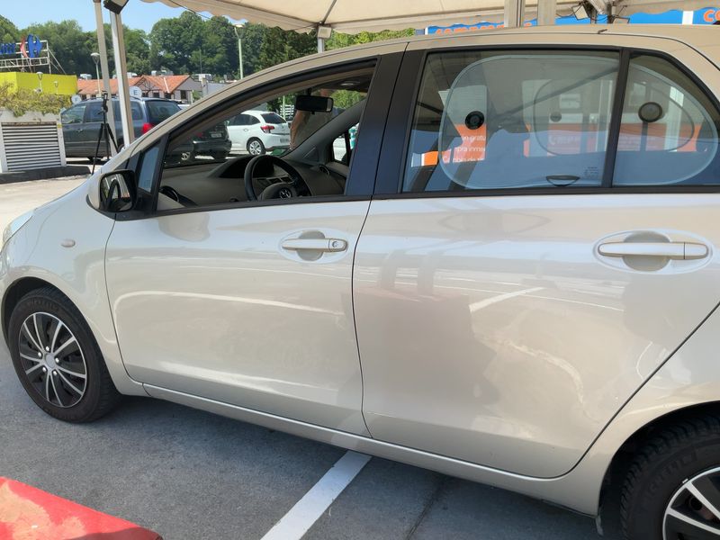 Toyota Yaris 1.33 Dual VVT-i Active 2009 – снимка 4