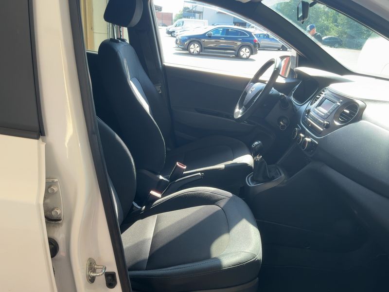 Hyundai i10 1.2 Passion 2019 – снимка 16