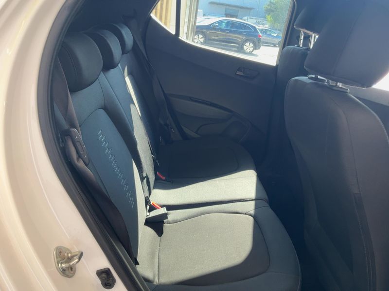 Hyundai i10 1.2 Passion 2019 – снимка 19