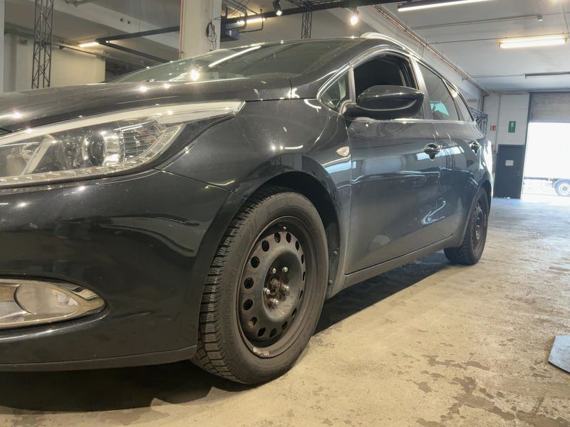 Kia cee'd 1.6 CRDi Dream Team 2015 – снимка 2