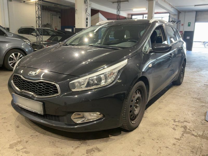 Kia cee'd 1.6 CRDi Dream Team 2015 – снимка 1