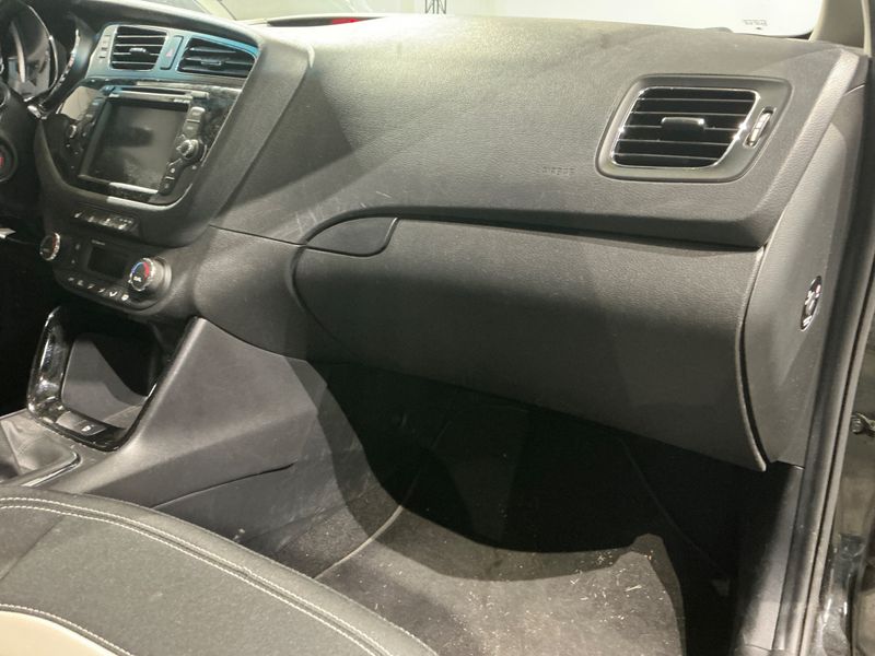 Kia cee'd 1.6 CRDi Dream Team 2015 – снимка 26