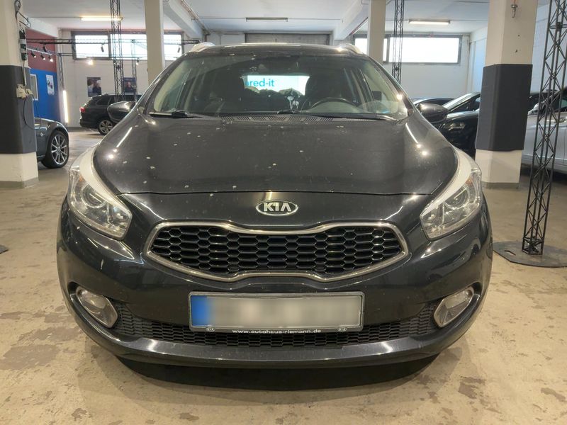 Kia cee'd 1.6 CRDi Dream Team 2015 – снимка 14