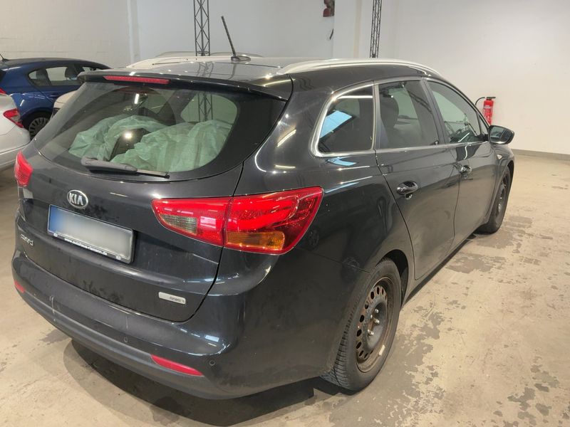 Kia cee'd 1.6 CRDi Dream Team 2015 – снимка 8
