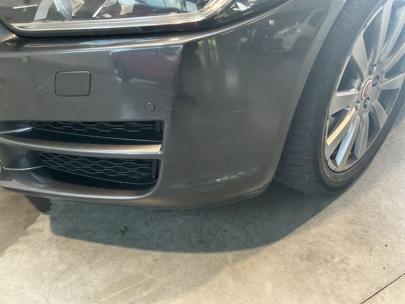 Jaguar XE 20d Prestige 2018 – снимка 31