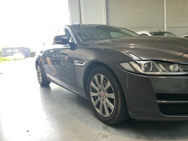 Jaguar XE 20d Prestige 2018 – снимка 12