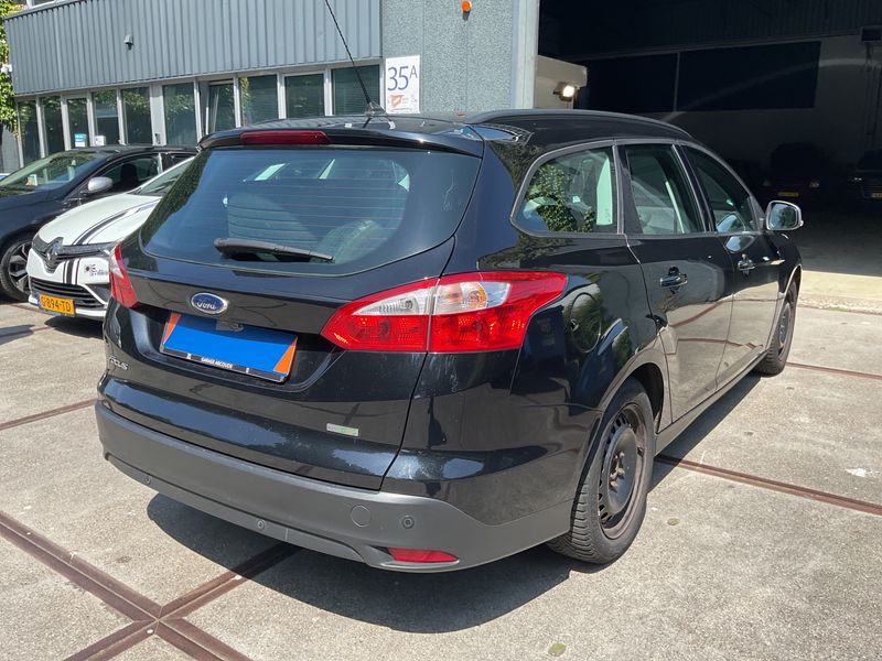Ford Focus 1.0 EcoBoost Trend 2014 – снимка 2